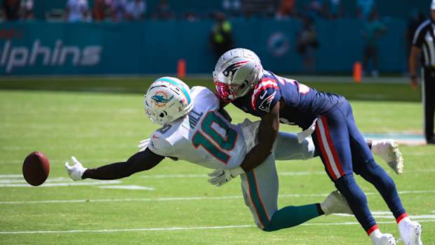 Patriots CB Jonathan Jones, Dolphins WR Tyreek Hill (10)